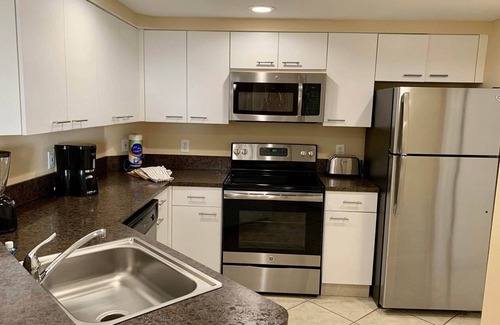 Weston Complejo | Deluxe 1 Bedroom and 1 Bathroom Unit with Full Amenities