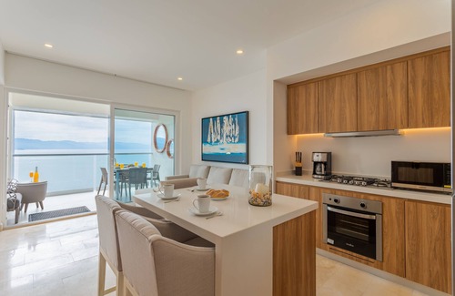 Colonia Olímpica Condominio | Deluxe 1BD Seaside Condo & 8 pools at Harbor 171 1BD Condo for rent in North Hot