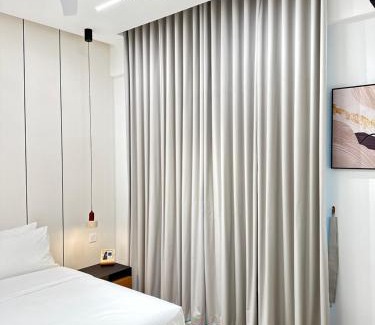 Likas Apartamento | Deluxe 1BR Seaview and Mountain View with balcony