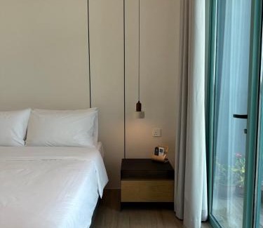 Likas Apartamento | Deluxe 1BR Seaview and Mountain View with balcony