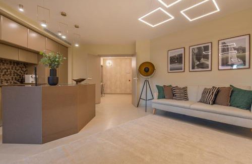 Carcavelos Apartamento | Deluxe 2BDR Apartment in Carcavelos by LovelyStay