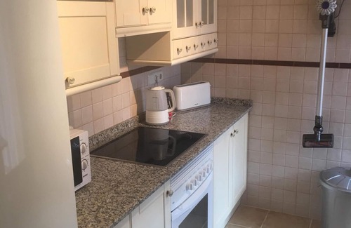 Torre-Pacheco Villa | Villa de lujo de 3 dormitorios y 2 baños, Wifi, TV del Reino Unido, piscina, servicios locales