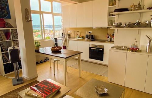 Alges Apartamento | Acogedor apartamento de 3 dormitorios con impresionantes vistas de Lisboa