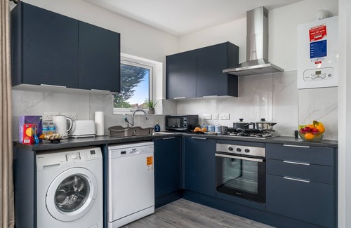 Queensbury Casa | Deluxe 3bed W/parking By Oceana Apartments® Near Wembley 35% OFF Monthly Stays