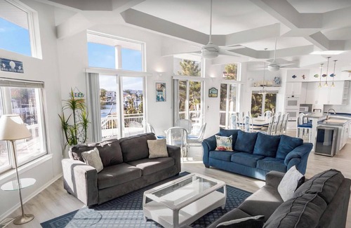 Loveladies Casa | ¡Casa de lujo de 6 habitaciones en Holly Drive en Loveladies con piscina!