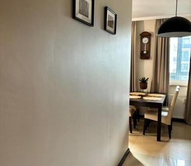 Warsaw Apartamento | Deluxe Apartament na wyłączność z darmowym parkingiem w garażu fv