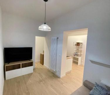 Foce Cama Y Desayuno | Deluxe Apartment a 2 passi dal mare - FIERA GENOVA