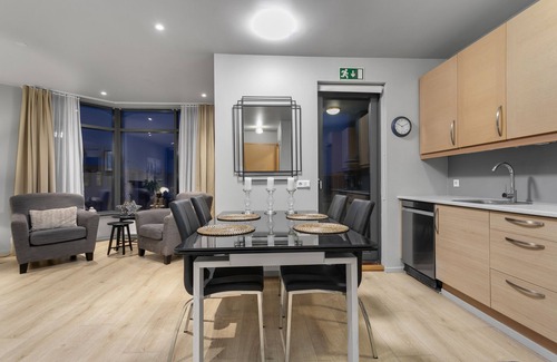 Vesturbær Apartamento | Deluxe Apartment by Old Harbor, Downtown Reykjavík!