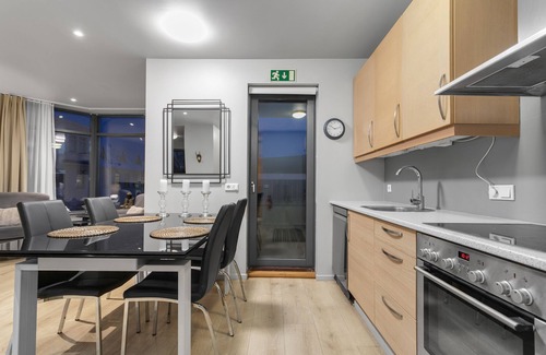 Vesturbær Apartamento | Deluxe Apartment by Old Harbor, Downtown Reykjavík!