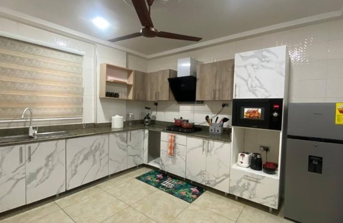Santeo Casa | Deluxe Apartment East Legon Hills with Swimming Pool & Gym