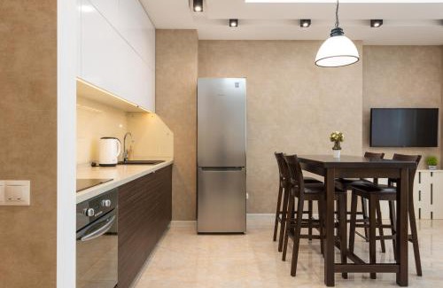 Shevchenkivs'kyi District Apartamento | DeLuxe Apartment on Belorusskay Street "Silver Tower"