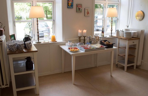 Hovedgard Apartamento | Apartamento de lujo con vistas al jardín - Provstegården Bed & Breakfast
