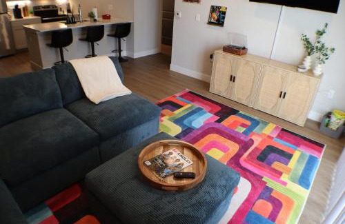Rogers Apartamento | Deluxe Apt, King Bed, Pool, Gym,free "p"