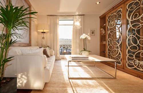 Gros Apartamento | Deluxe Apt-Views to historic Maria Cristina Hotel