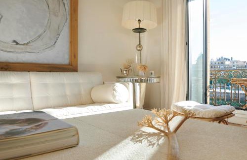 Gros Apartamento | Deluxe Apt-Views to historic Maria Cristina Hotel