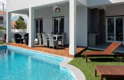 Aldeia do Meco Villa | Deluxe Aroeira Villa | Happy Villa | 4 Bedrooms | Private Pool | Perfect for Larger Groups