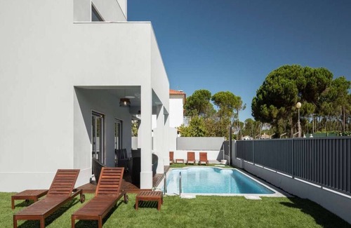 Aldeia do Meco Villa | Deluxe Aroeira Villa | Happy Villa | 4 Bedrooms | Private Pool | Perfect for Larger Groups