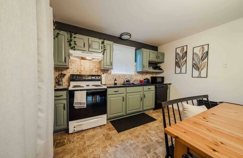 Long Pond Casa | Deluxe Business Hub with Spa & Pool!
