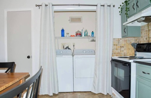Long Pond Casa | Deluxe Business Hub with Spa & Pool!