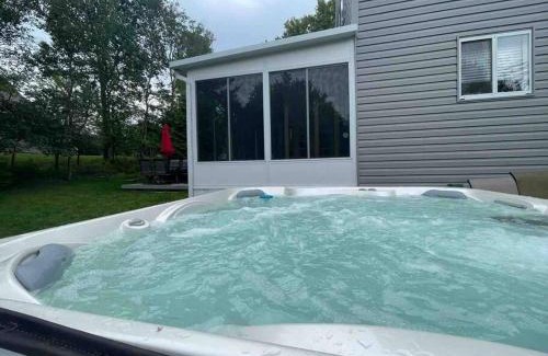 Long Pond Casa | Deluxe Business Hub with Spa & Pool