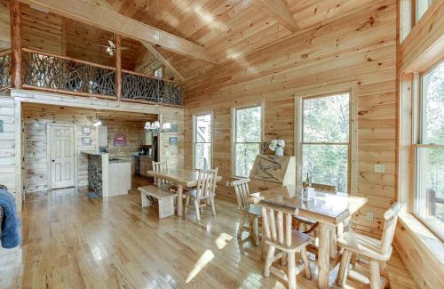 Cleveland Casa | Deluxe Cabin For Groups Near Helen w Hot Tub