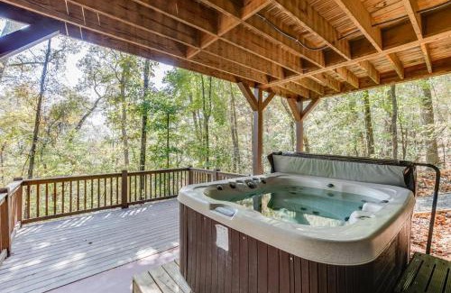 Cleveland Casa | Deluxe Cabin For Groups Near Helen w Hot Tub