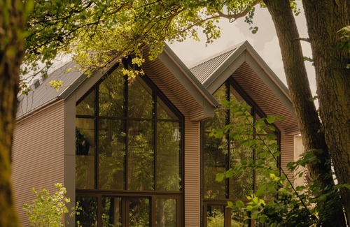 Oberhavel Chalet De Esquí | Deluxe Chalet with Stunning Terrace