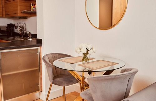 Leeds Apartamento | Apartamento-Vista al rio-De Lujo-Baño Privado