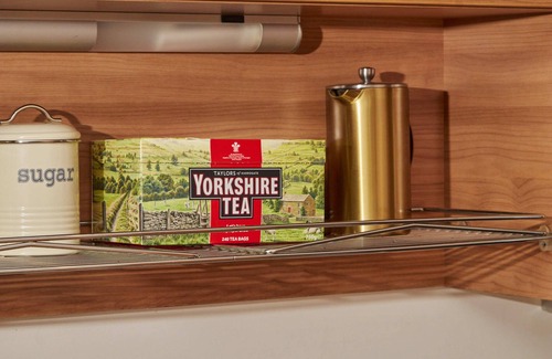 Leeds Apartamento | Deluxe City Apt, River Canal View& Free Parking!