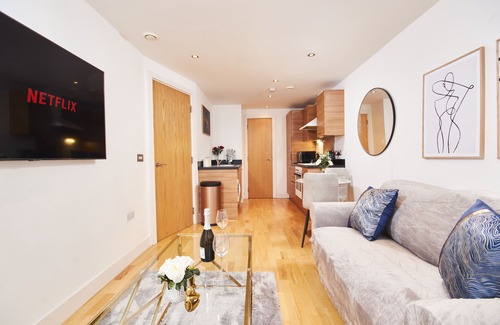 Leeds Apartamento | Deluxe City Centre Apt Balcony View & Free Parking