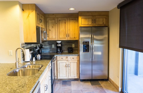 Park City Condominio | Deluxe condo in newly remodeled Grand Summit Hotel by RedAwning - Save 20% on 7+ Nights!