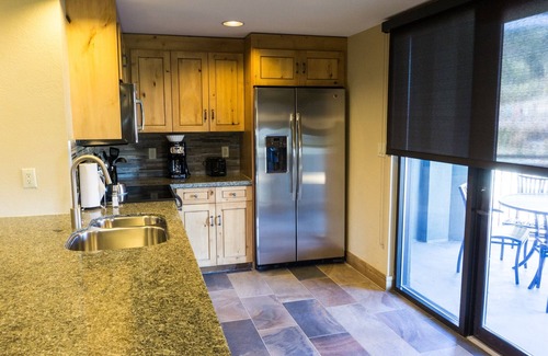 Park City Condominio | Deluxe condo in newly remodeled Grand Summit Hotel by RedAwning - Save 20% on 7+ Nights!