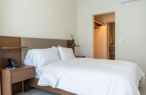 Costa del Este Apartamento | Deluxe Condo Suite 2BR