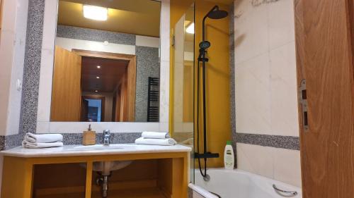 Foz do Douro Apartamento | Deluxe Condominium with Ocean View