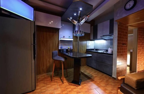 Halat Chalet De Esquí | Deluxe Cozy Chalet with pool access close to the sea.