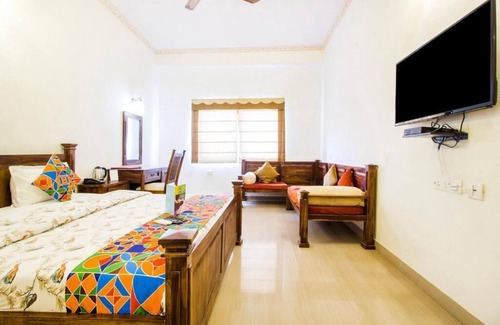 Jagatpura Hotel | Deluxe Double Room #2/ W breakfast