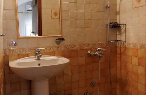 Omales Apartamento | Deluxe Double Room - Castello di Haria