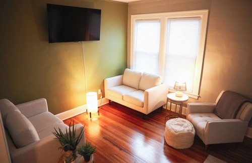 Wyandotte Casa | Deluxe Duplex by Detroit Riverfront – Steps from Biddle Ave Dining & Nightlife