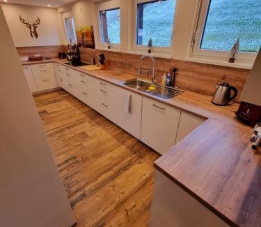 Todtnauberg Apartamento | "Deluxe" Ferienwohnung Schwarzwald, 8 Personen, 140 qm, Haus Sonnenschein, 2 Balkone
