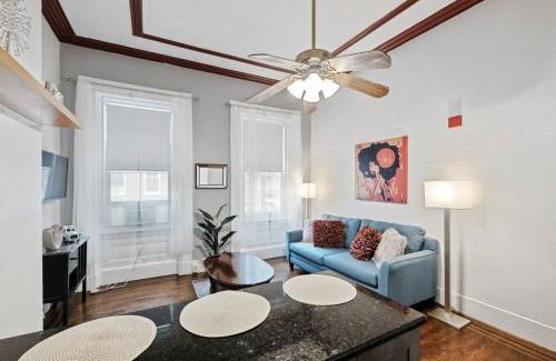 Gayborhood Apartamento | Deluxe Flat Near Everything