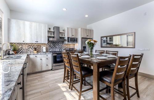 Los Cabos Casa | Deluxe Ground Floor 3 BR Sleeps 8 with Resort Amenities