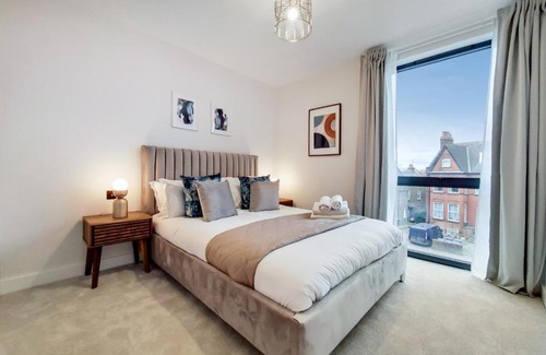Harrow Apartamento | Deluxe Harrow Wembley Apartment