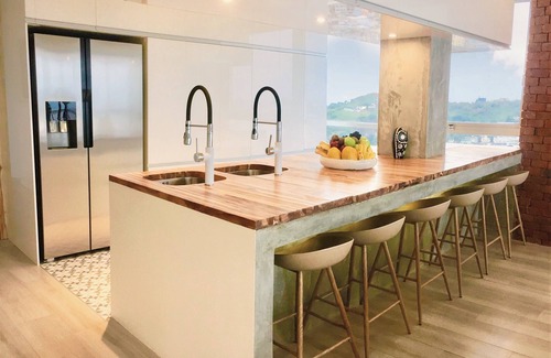 Guayaquil Apartamento | DELUXE HIGHRISE RIVER & CITY VIEW FLATS GYE