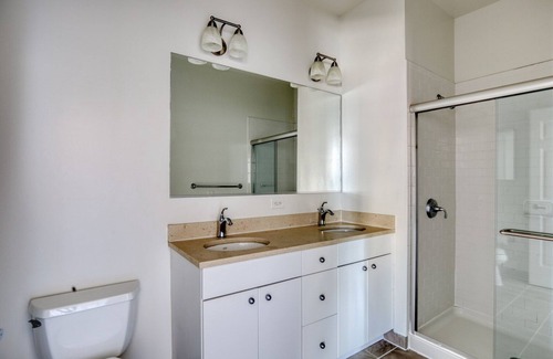 Hoboken Apartamento | Deluxe Hoboken 2BR w/ W/D, Gym & Pool, nr UN