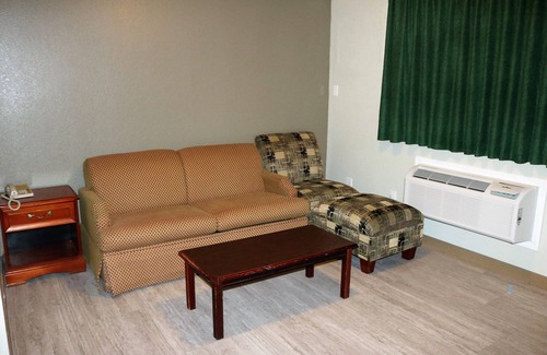 Lake Charles Hotel | Deluxe Inn Motel
