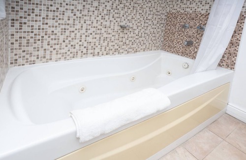 Port Royal Hotel | Deluxe King Harbor & Pool View