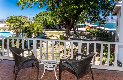 Port Royal Hotel | Deluxe King Harbor & Pool View