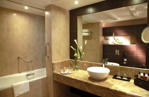 Madinat Zayed Apartamento | Deluxe King Or Twin Room Near Madinat Zayed Mall