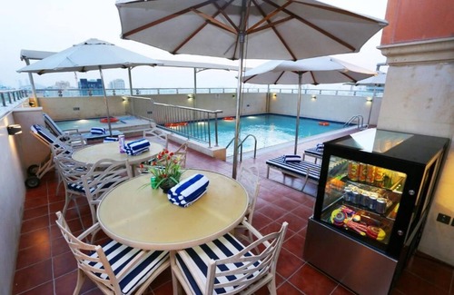 Al Sharq Apartamento | Deluxe King Room Near Sharjah Corniche
