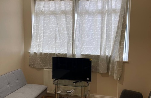 Custom House Casa | Deluxe London Excel/London City Airport Luxury Apartment
